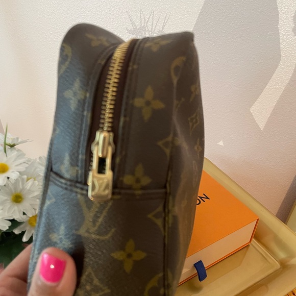 ❌SOLD❌Authentic Louis Vuitton Trousse 28 - Picture 5 of 16